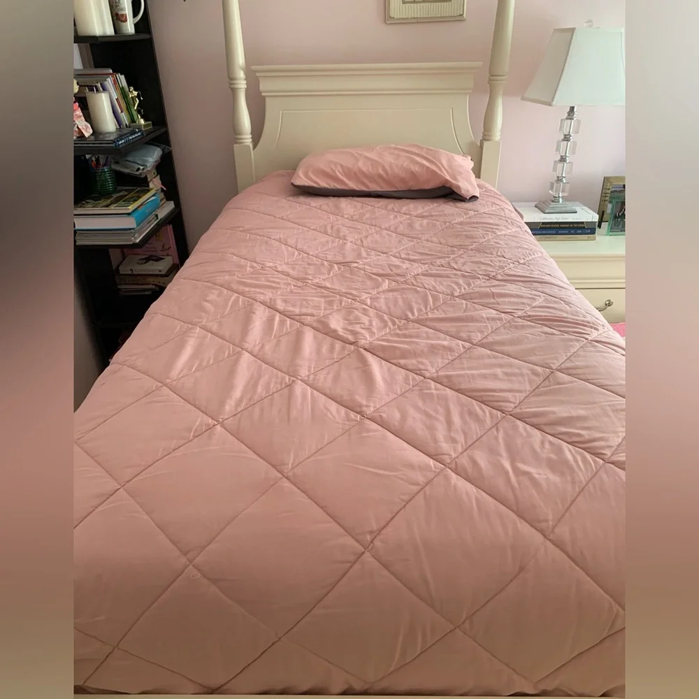 Room Essentials Comforter & Sham 2 PC Bed Set Reversible Pink Grey Twin XL